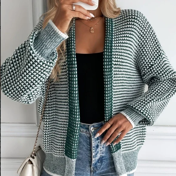 Oversized style Cardigan Teal and White/Ivory pattern, Soft! - Picture 3 of 14